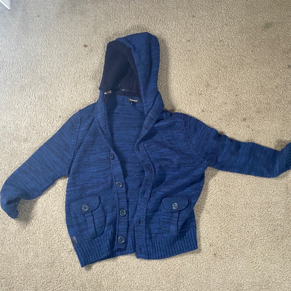 Truerock sweater with a hoodie size L